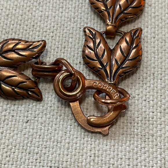 1950s Leaf Link Copper Bracelet – Forged & Fluid Vintage - Picture 4 of 7